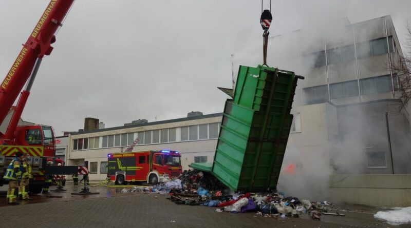 In einem Müllcontainer in Bremerhaven brach am 7. Januar 2021 ein Feuer aus.