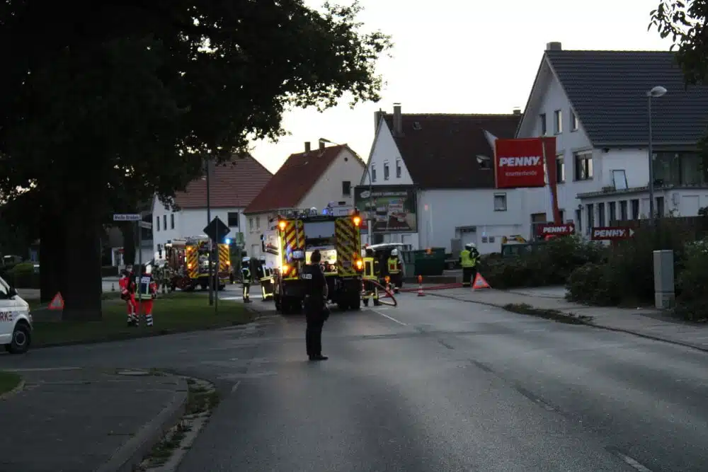 Zu einer beschädigten Gasleitung rückte die Feuerwehr Bad Salzuflen am Abend des 1. September 2021 aus.