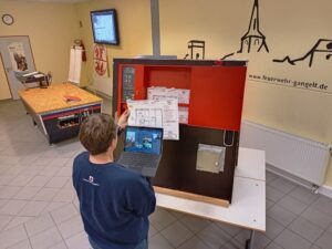 Die Feuerwehr Gangelt hat eine Trainingsbrandanlage geschenkt bekommen, mit der das Team den Einsatzfall besser trainieren kann.