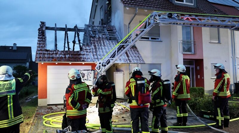 Die Brandbekämpfung war erfolgreich und das Wohngebäude konnte gehalten werden. Foto: Ralf Hettler