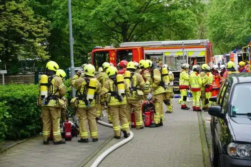 Großaufgebot von Einsatzkräften an der Einsatzstelle Berliner Straße.