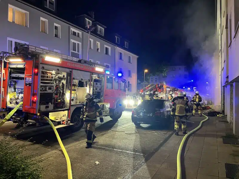 Kellerbrand in Essen-Altendorf: Blick auf die Einsatzstelle. Foto: Feuerwehr Essen