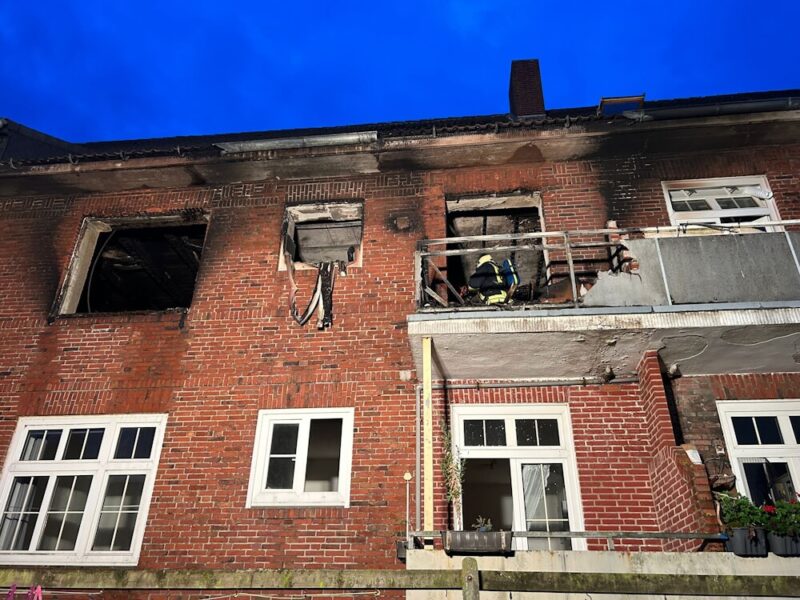 Das von dem Wohnungsbrand betroffene Haus