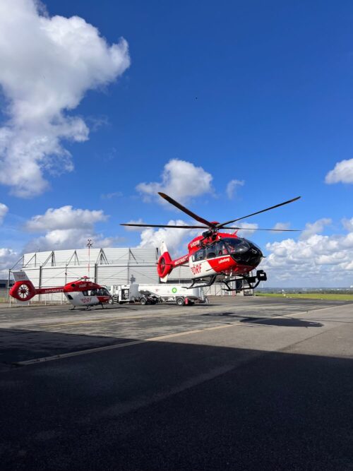 Start zum ersten Einsatz: Beim Inkubatortransport eines Säuglings stellte der neue Christoph Dortmund seine Fähigkeiten unter Beweis. Foto: DRF Luftrettung