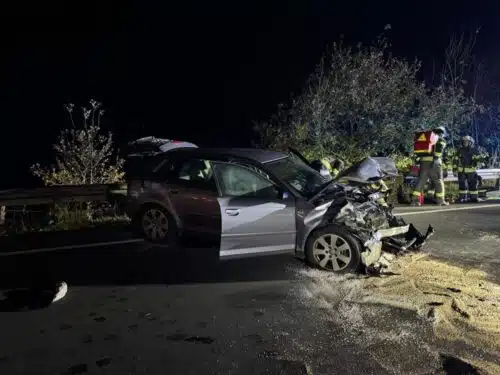 Nahaufnahme eines Unfallfahrzeugs