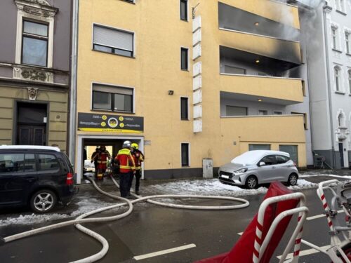 Beim Innenangriff verlief alles reibungslos. Foto: Feuerwehr Düren.