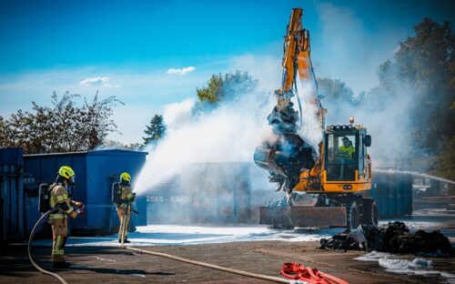 Kräfte der Feuerwehr Gronau waren unter schwerem Atemschutz im Einsatz. Foto: Feuerwehr Gronau