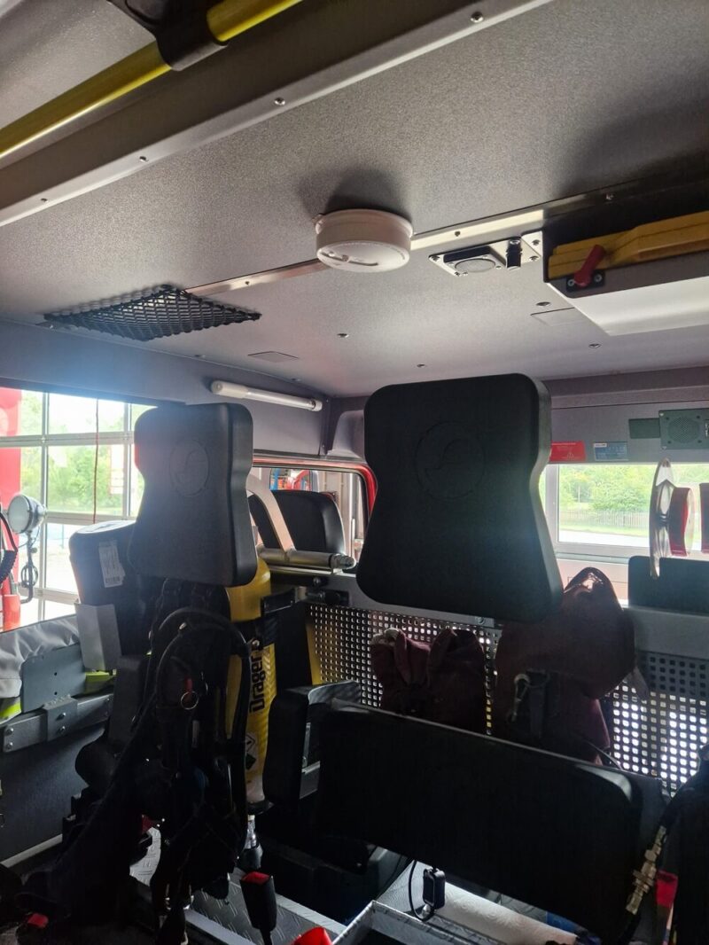 KLeines Gerät mit großem Potenzial für die SIcherheit: Rauchmelder im Einsatzfahrzeug der Feuerwehr Wriedel-Schatensen. Foto: Fw Wriederl-Schatensen