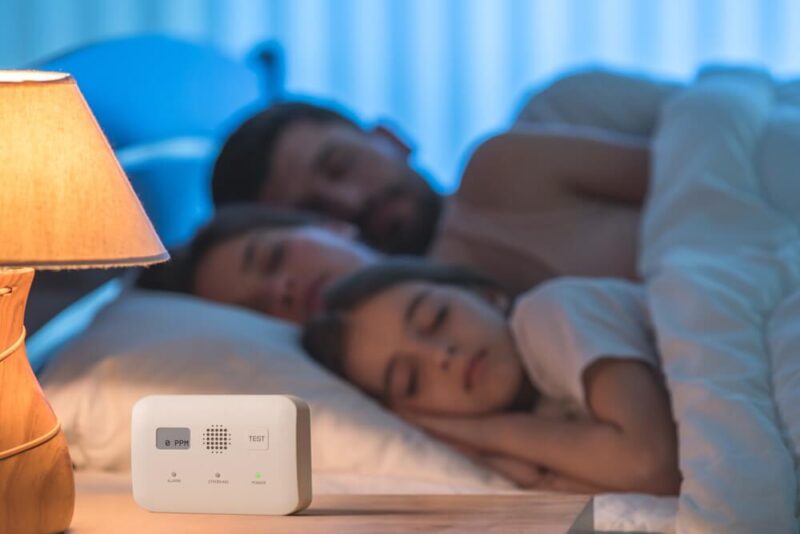 Unsichtbare Gefahr Kohlenmonoxid: Familien sollten in allen Schlafräumen CO-Melder installieren. (Foto: Initiative zur Prävention von Kohlenmonoxid-Vergiftungen)