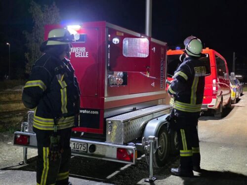 Notbeleuchtung eingerichtet: Die Freiwillige Feuerwehr Celle war mit einem mobilen Stromerzeuger am Einsatzort. (Foto: FF Celle)