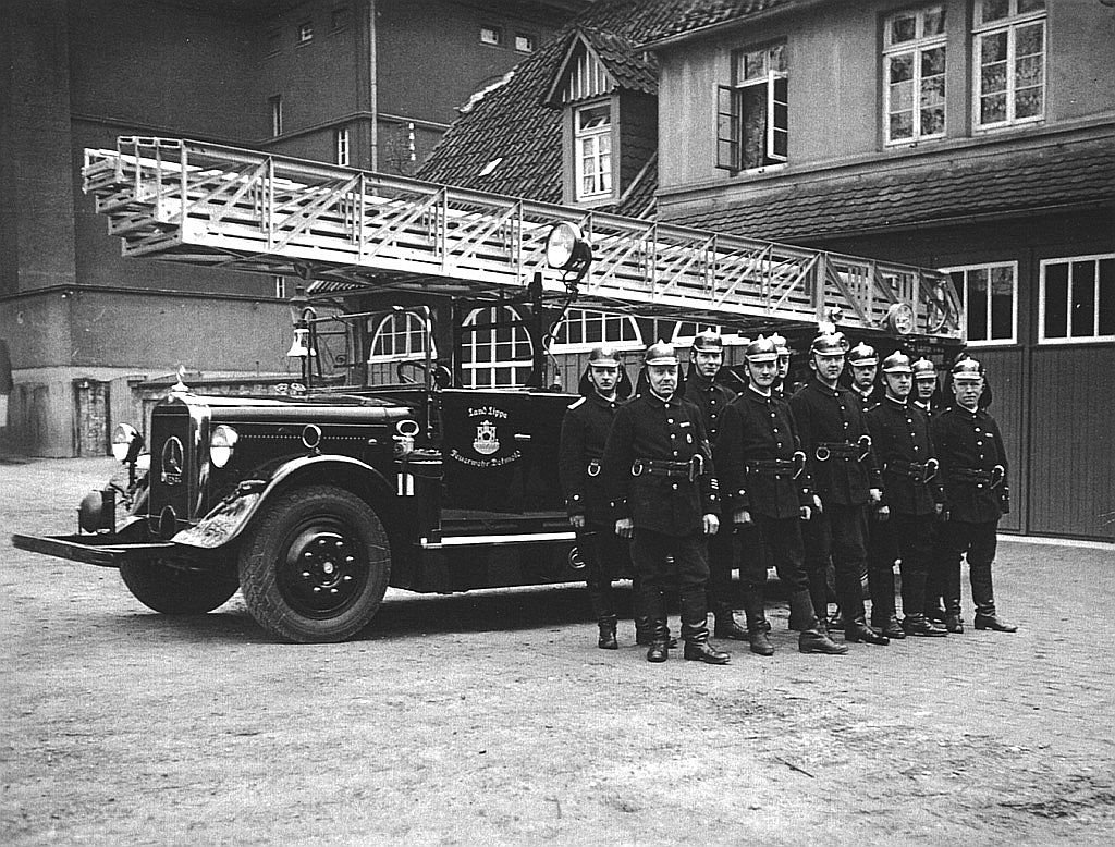 Historische Einsatzeinheit: Die Gruppe Lamprecht der Freiwilligen Feuerwehr Detmold im Jahr 1935. (Foto: vfdb)