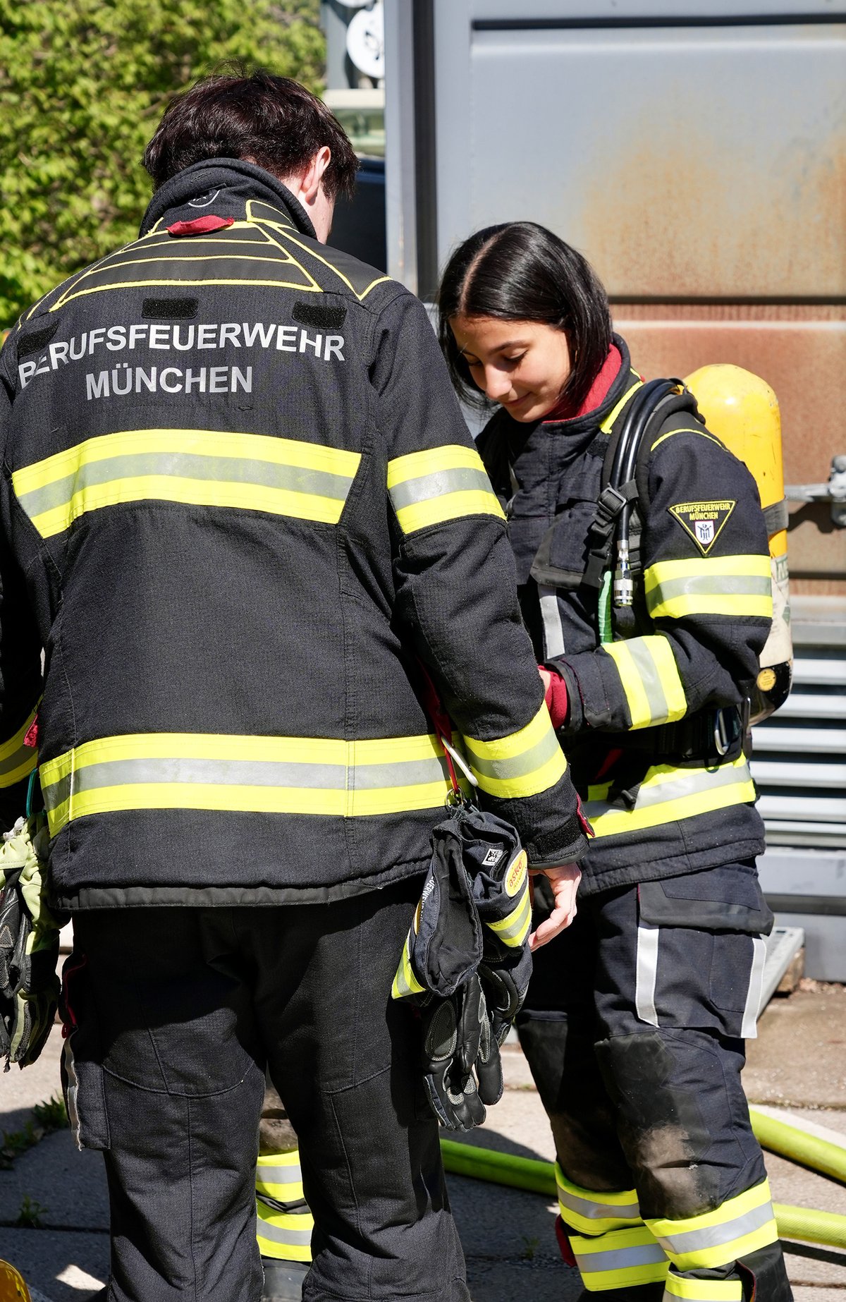 Direkte Ansprache: Viele Feuerwehren bemühen sich um weiblichen Nachwuchs, wie hier beispielsweise beim Girls‘ Day. (Foto: Feuerwehr München)