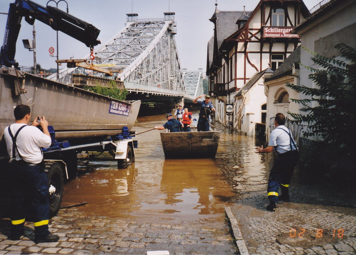 Bei Hochwasserlagen sind die Feuerwehren und das THW gefordert, wie hier bei einem Hochwasser in Dresden. (Foto: Herbert Kollar/THW)