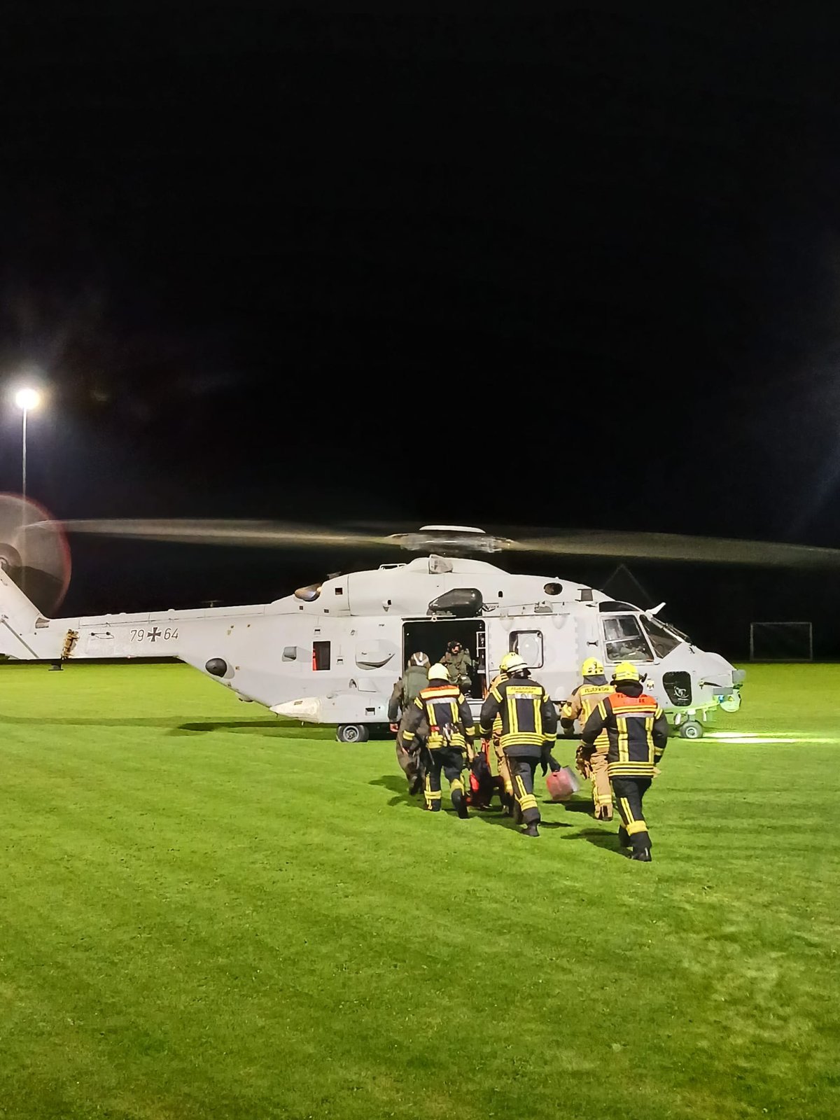 Schwer erreichbare Vogelinsel: Einsatzkräfte der Feuerwehr Dithmarschen wurden durch die Bundeswehr dorthin geflogen. (Foto: Kreisfeuerwehrverband Dithmarschen)